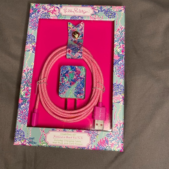 Lilly Pulitzer Other - Lilly Pulitzer Phone Charging Set